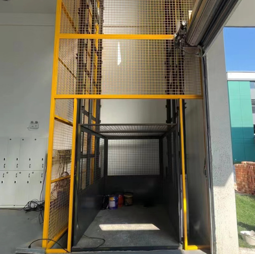 乌鲁木齐导轨式升降机助力物流园破解运输难题